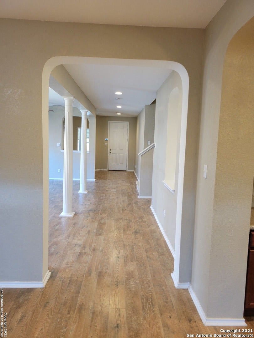 Photo of 10919 Fox Crest, Live Oak, TX 78233 (MLS # 1923099)