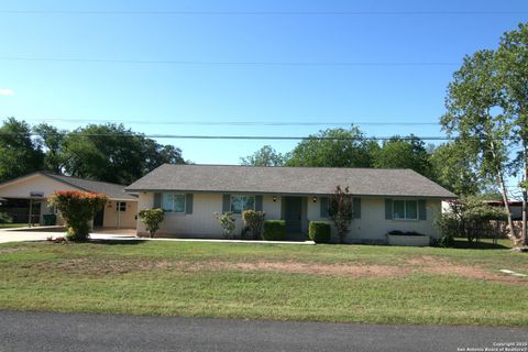 206 Alvina Castroville TX 78009