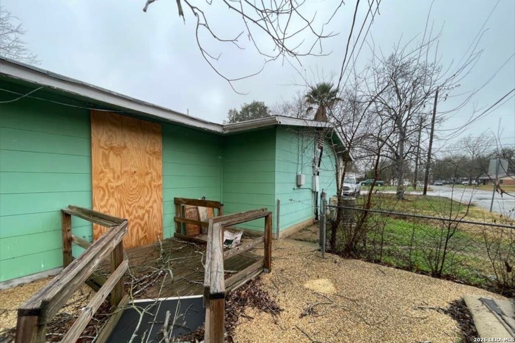 Photo of 602 E Langley, Universal City, TX 78148 (MLS # 1944221)