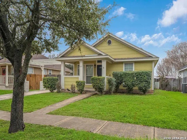 Photo of 627 Claude W Black, San Antonio, TX 78203 (MLS # 2021728)