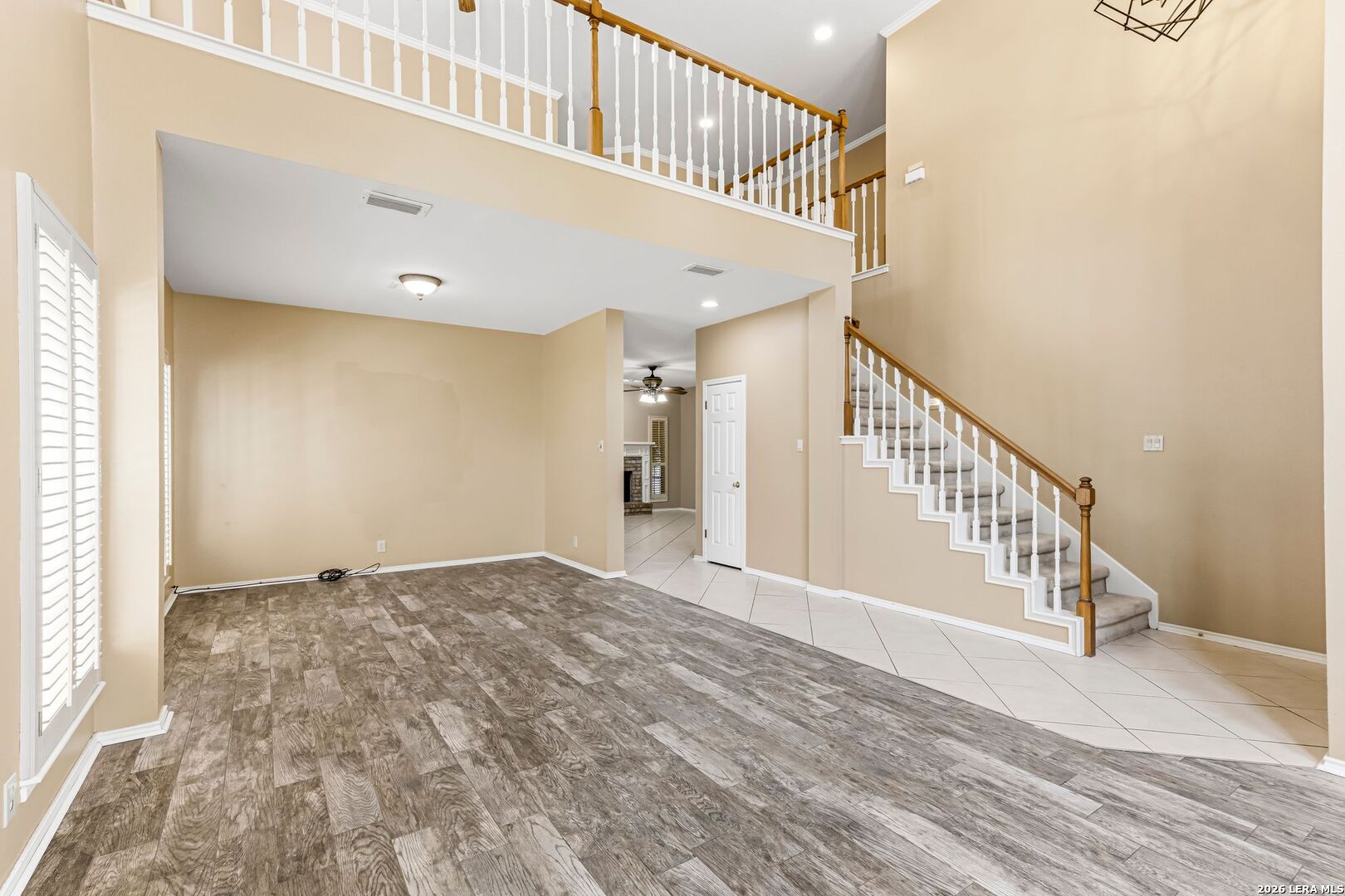 2130 MOLLYS WAY DR