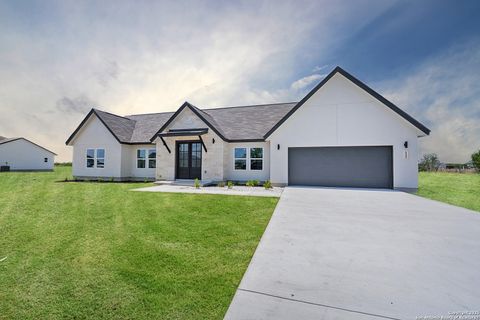Photo for 122 Ranchero Way, Natalia, TX 78059 (MLS # 1896653)