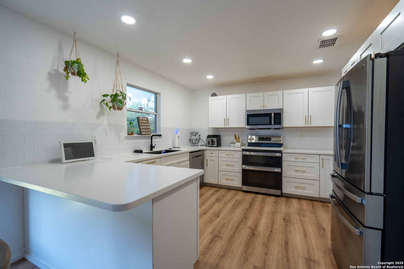 519 Donalan