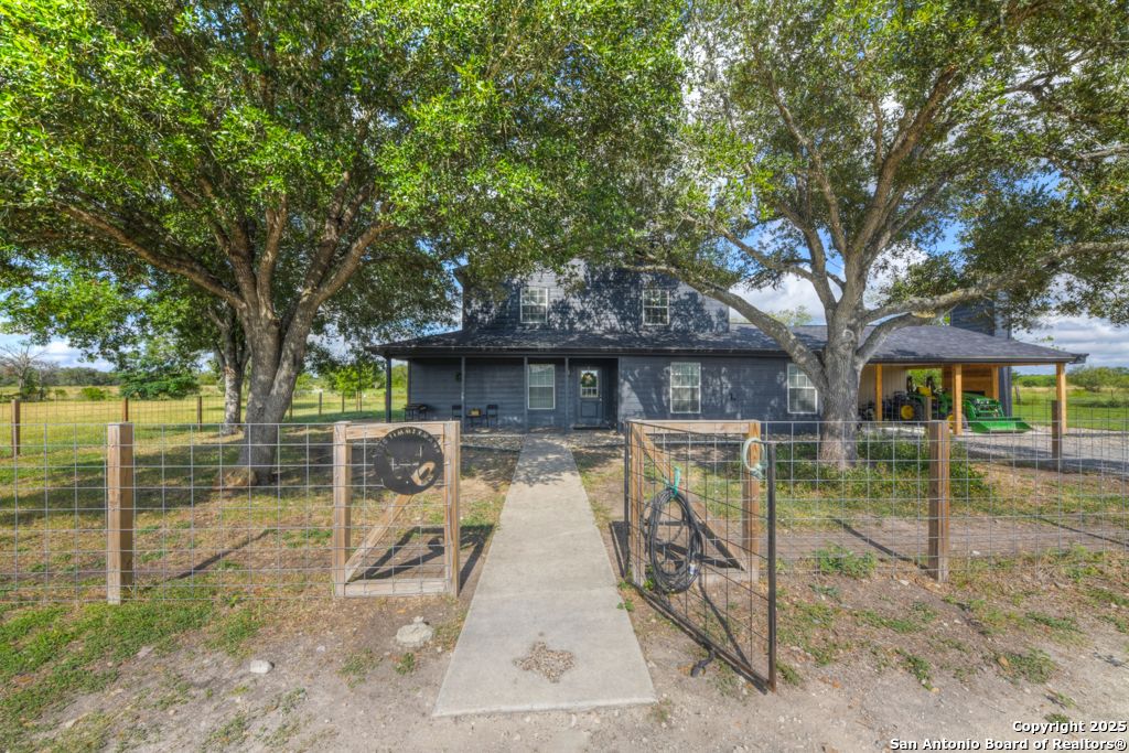Photo of 1510 Timmermann, Seguin, TX 78155 (MLS # 1922835)