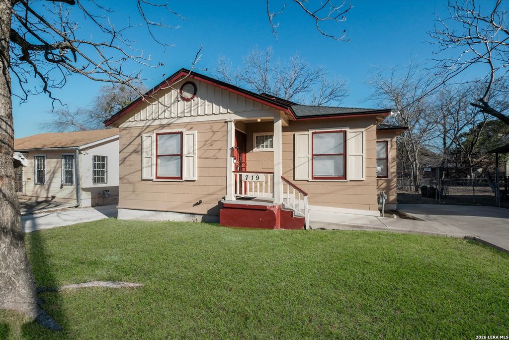 Photo of 719 W Hollywood, San Antonio, TX 78212 (MLS # 1944840)