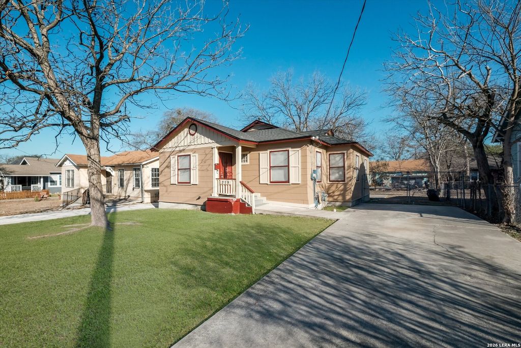 Photo of 719 W Hollywood, San Antonio, TX 78212 (MLS # 1944840)