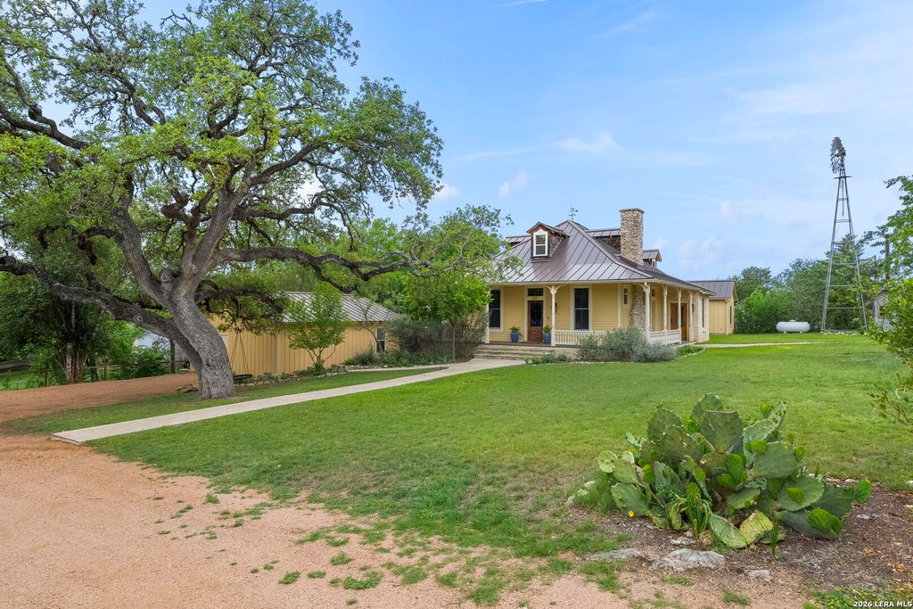 Photo of 107 High Street, Comfort, TX 78013 (MLS # 1961654)