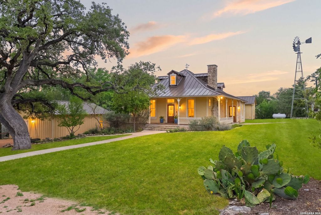 Photo of 107 High Street, Comfort, TX 78013 (MLS # 1961654)