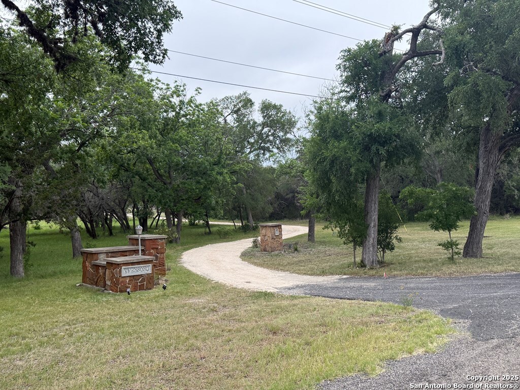 28799 N US Hwy 83