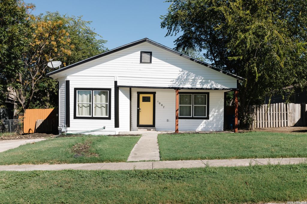 Photo of 1007 Virginia Blvd, San Antonio, TX 78203 (MLS # 1941334)