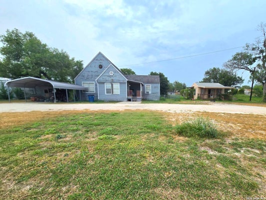 207 MCGLOIN ST, THREE RIVERS, TX 78071 - Image b1bdaabcfb3d5e8ee314e672b33c0d34/150735484