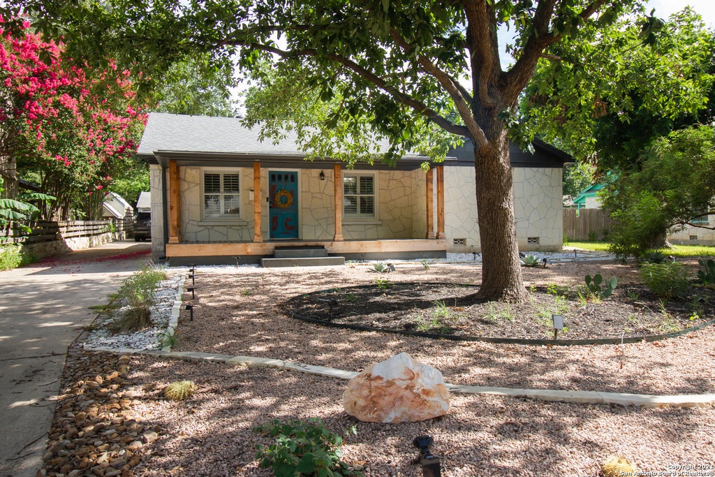 Photo of 245 CALUMET PL, San Antonio, TX 78209 (MLS # 2018911)