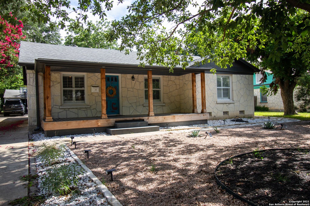 Photo of 245 CALUMET PL, San Antonio, TX 78209 (MLS # 2018911)