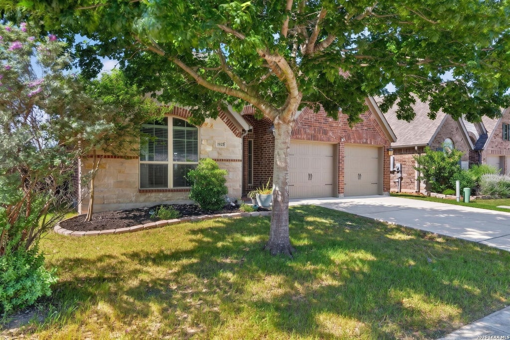 Photo of 1925 FIELD BRK, Seguin, TX 78155 (MLS # 1968483)