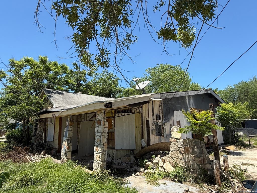Photo of 515 GOULD ST, San Antonio, TX 78207 (MLS # 1966799)