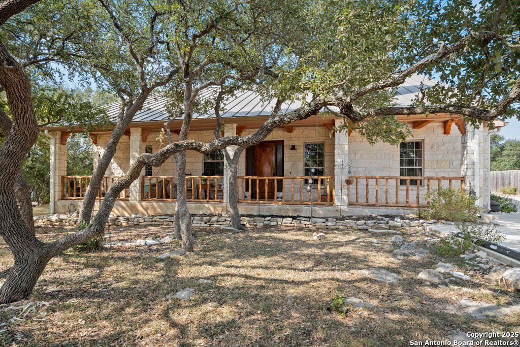 Photo of 547 Suncrest, New Braunfels, TX 78132 (MLS # 1917974)