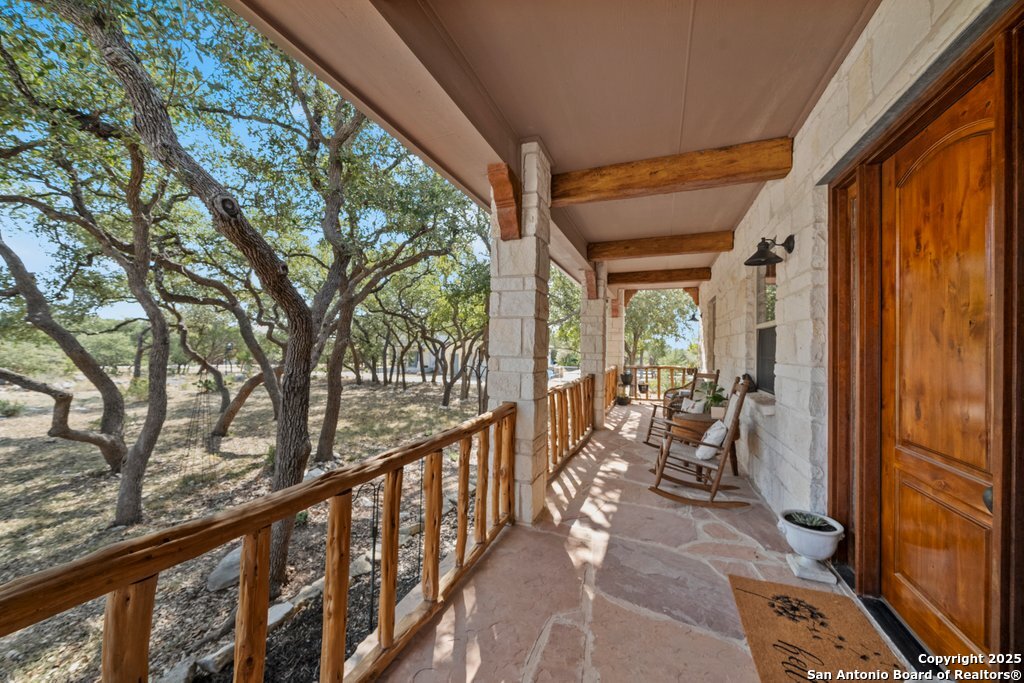 547 Suncrest