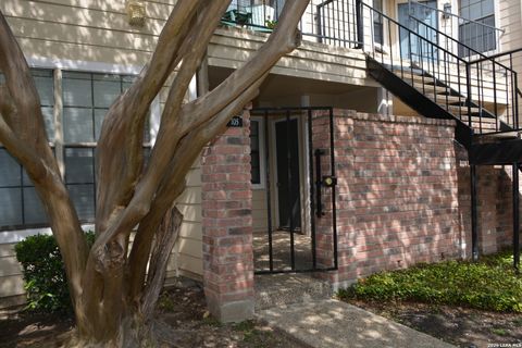 Photo of 11610 Vance Jackson 105 #105, San Antonio, TX 78230 (MLS # 1955961)