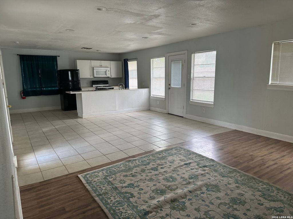 Photo of 4911 LONGFELLOW BLVD, San Antonio, TX 78217 (MLS # 1957249)