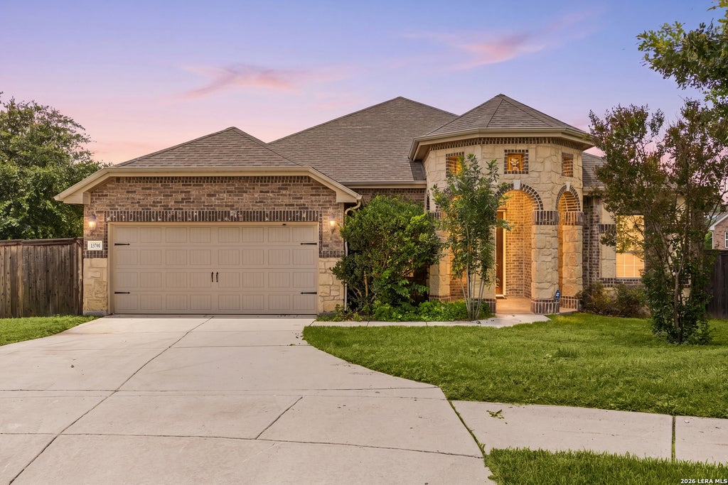 Photo of 13701 TRAILSIDE LN, Live Oak, TX 78233 (MLS # 1972381)