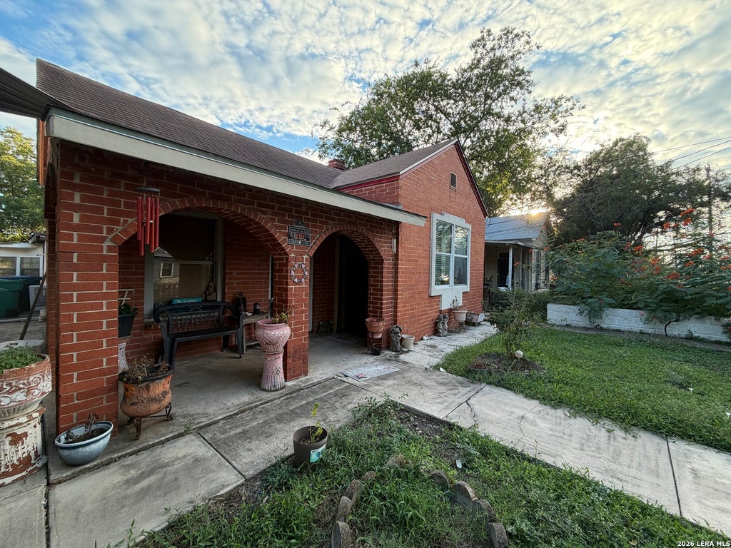 Photo of 810 Dawson St, San Antonio, TX 78202 (MLS # 2023907)
