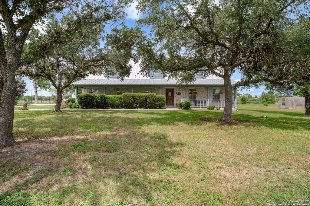 Photo of 210 Tolle Rd, Cibolo, TX 78108 (MLS # 1892073)