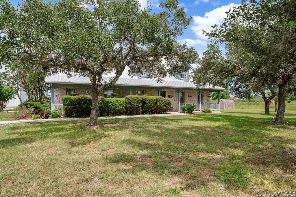Photo of 210 Tolle Rd, Cibolo, TX 78108 (MLS # 1892073)