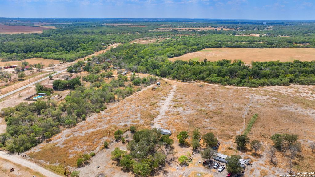 Photo of 121 Mendoza, Floresville, TX 78114 (MLS # 1895397)