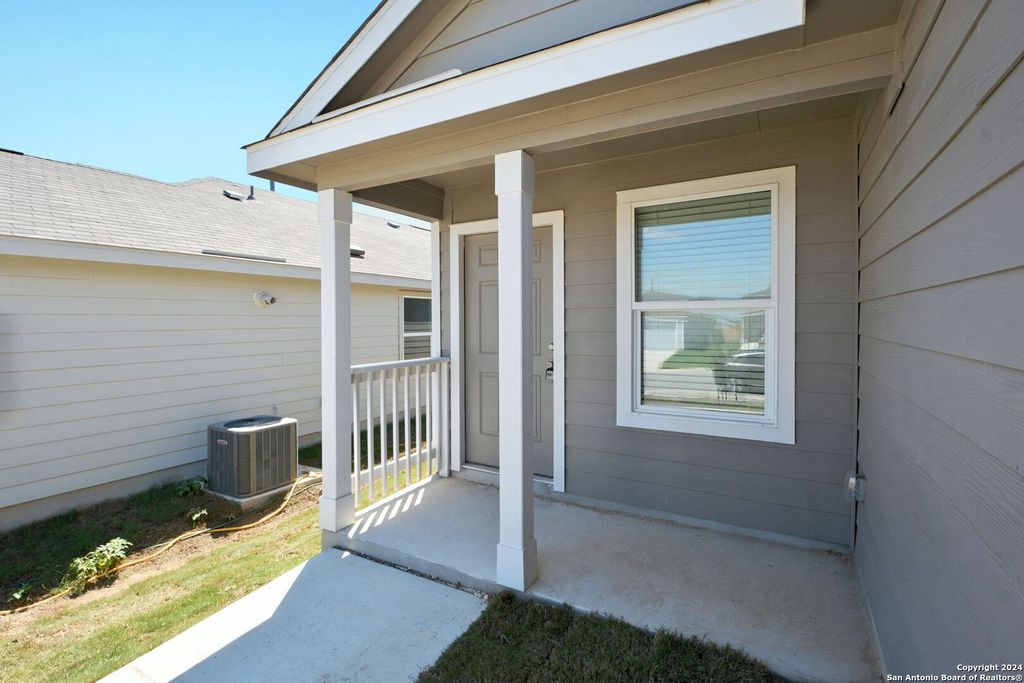 Photo of 766 Tulsa Trail, New Braunfels, TX 78130 (MLS # 1925076)