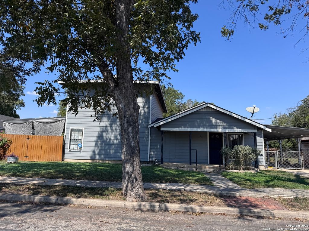 Photo of 1007 Saldana, San Antonio, TX 78225 (MLS # 1915441)