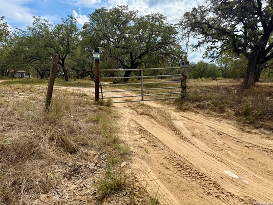 160 PRIVATE ROAD D65, POTEET, TX 78065 - Image b26eee6f34edd00a9b1da38bb80e0a75/1330877391