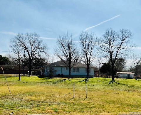 A home in Floresville