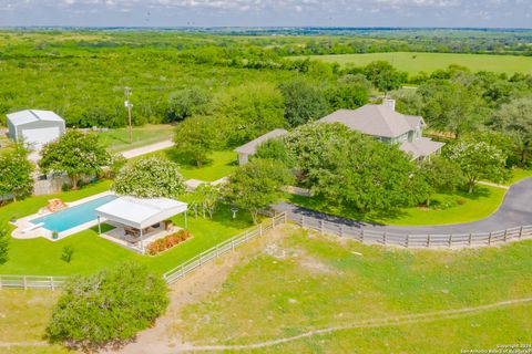 2217 County Road 125 Pettus TX 78146