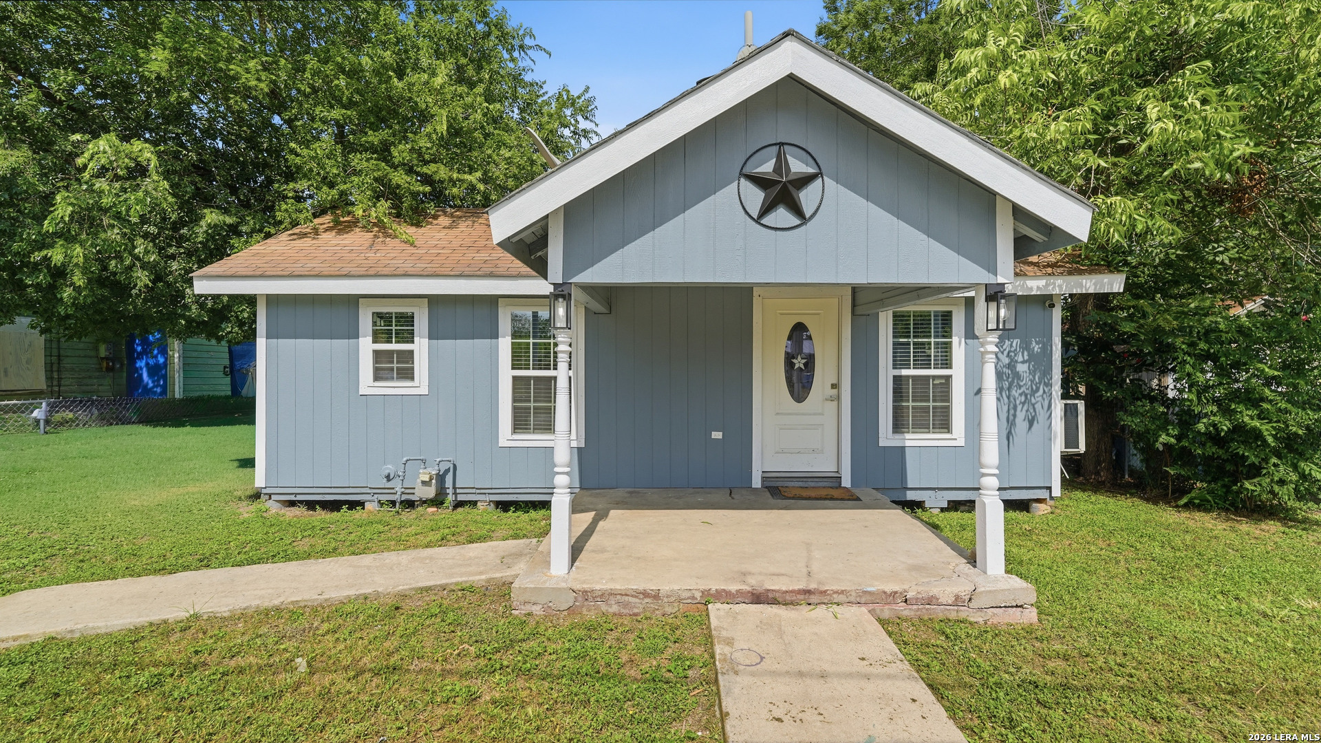 Photo 1 of 20 — 1407 N San Marcos, Seguin, TX 78155