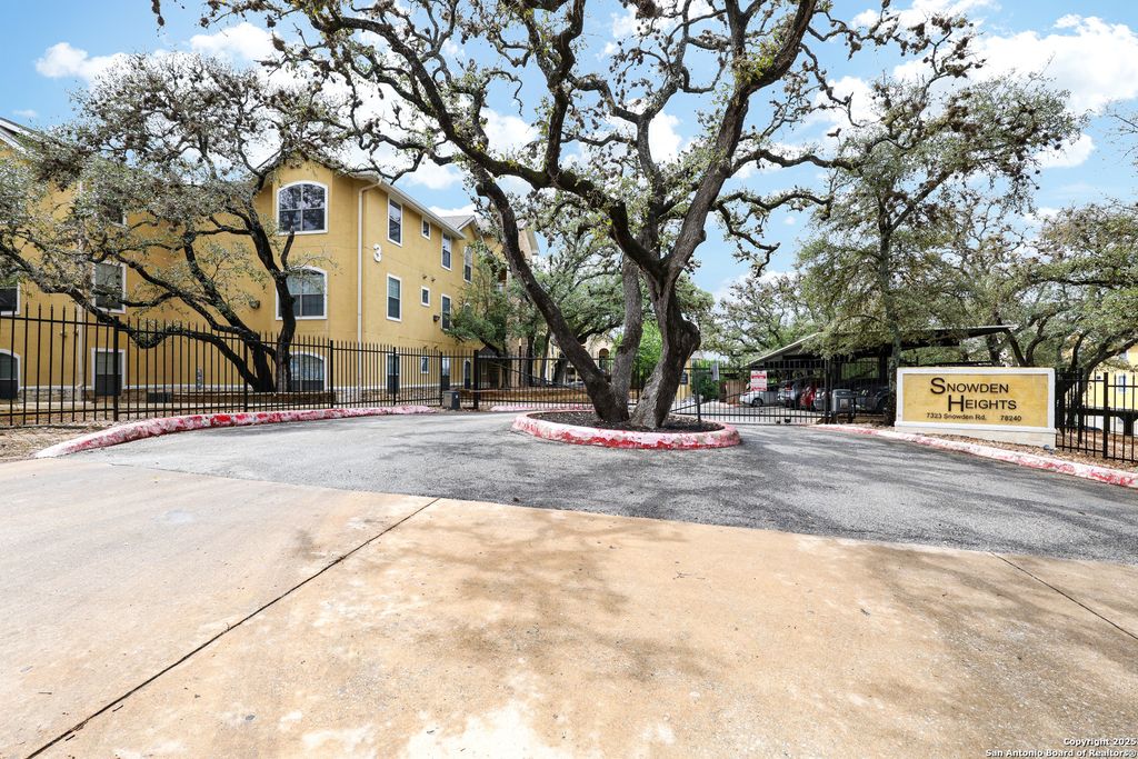Photo of 7323 Snowden Rd 3302 #3302, San Antonio, TX 78240 (MLS # 1882568)