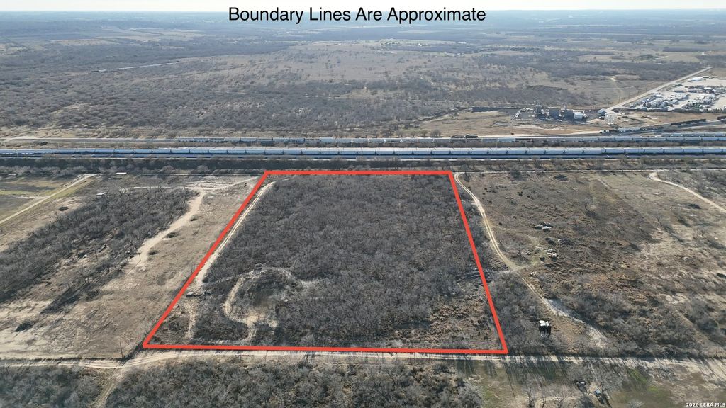 Photo of 569 Gutierrez Ln, Floresville, TX 78114 (MLS # 1944598)