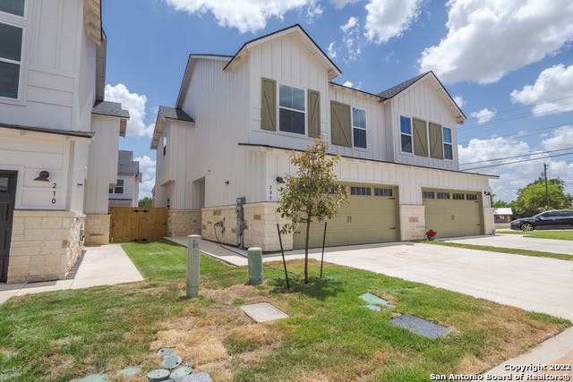 Photo of 206 Topaz 1502 #1502, New Braunfels, TX 78130 (MLS # 1969698)