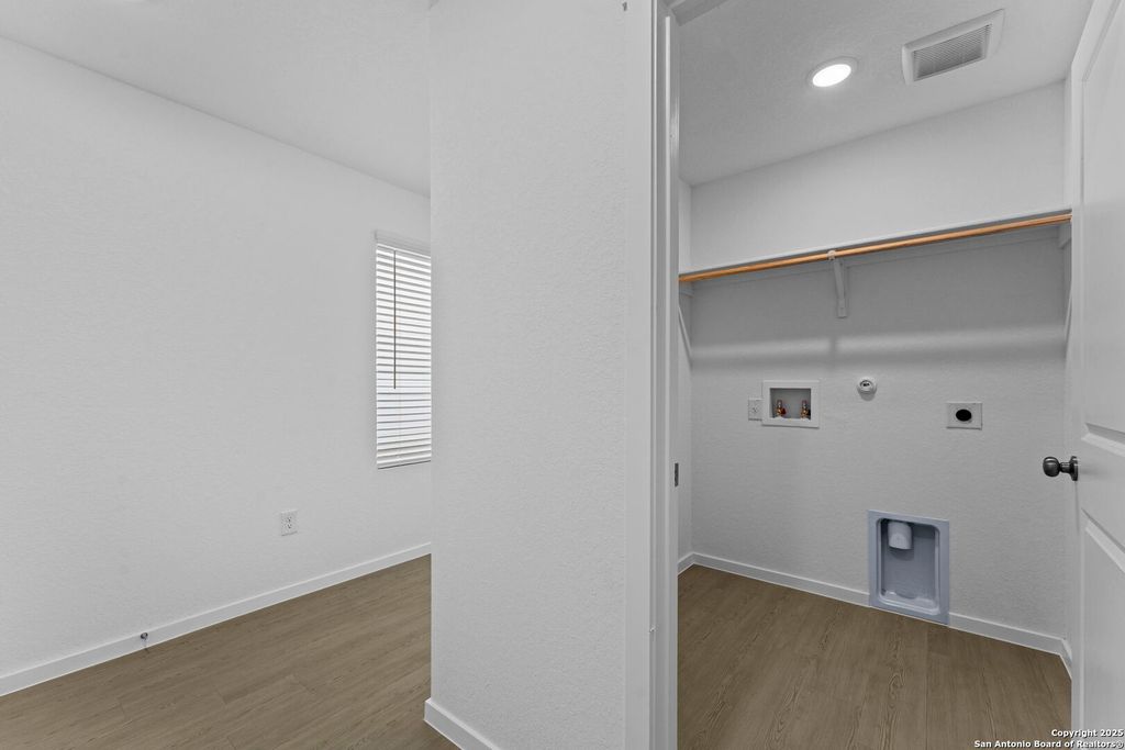 Photo of 7242 Brownleaf dr, San Antonio, TX 78227 (MLS # 1930220)