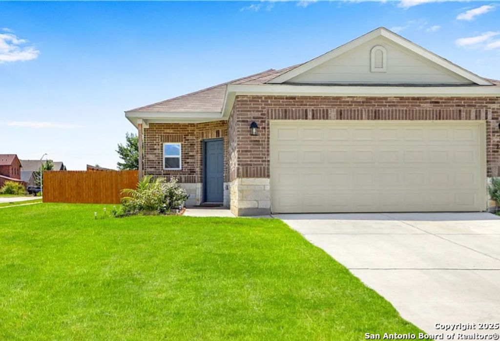 Photo of 295 Rolling Hls, New Braunfels, TX 78130 (MLS # 1922373)