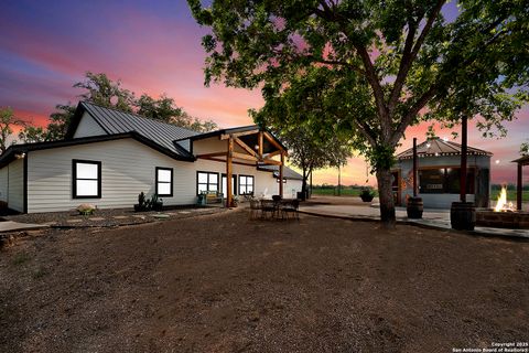 1591 Leissner School Seguin TX 78155