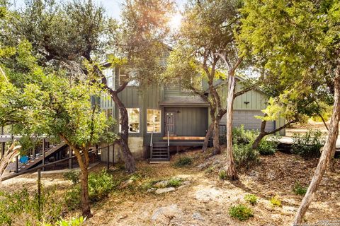 1815 Lakeside Canyon Lake TX 78133