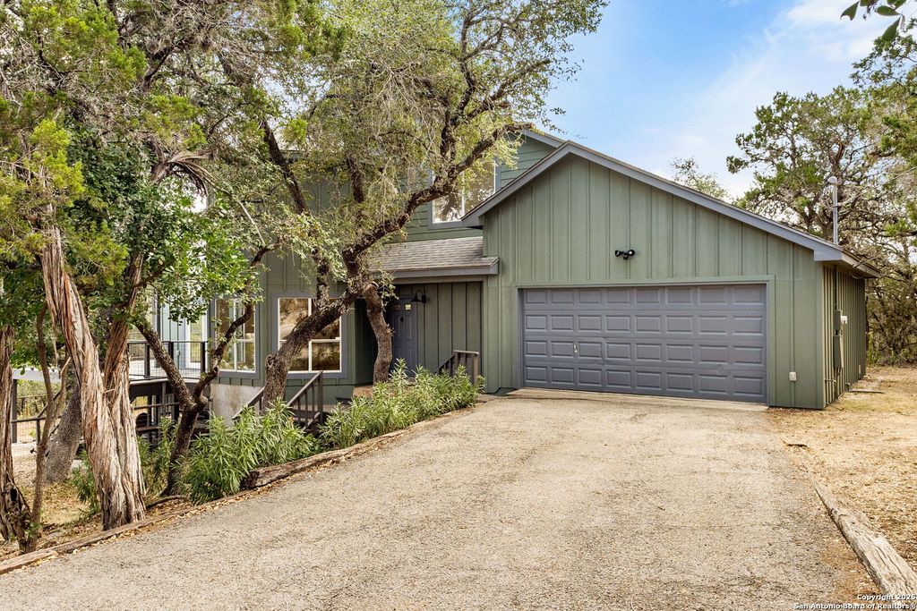 Photo of 1815 Lakeside, Canyon Lake, TX 78133 (MLS # 1918318)
