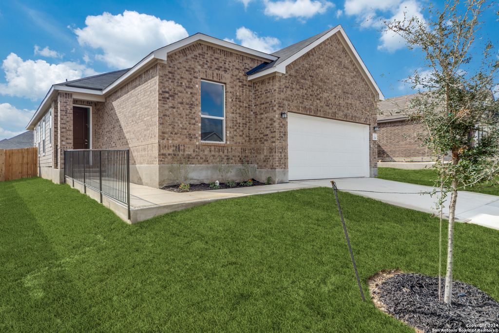 Photo of 214 W Flowing River, Boerne, TX 78006 (MLS # 1944421)