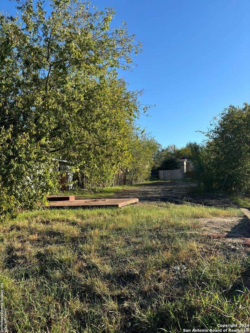 Photo of 2606 E Commerce St, San Antonio, TX 78203 (MLS # 1866382)