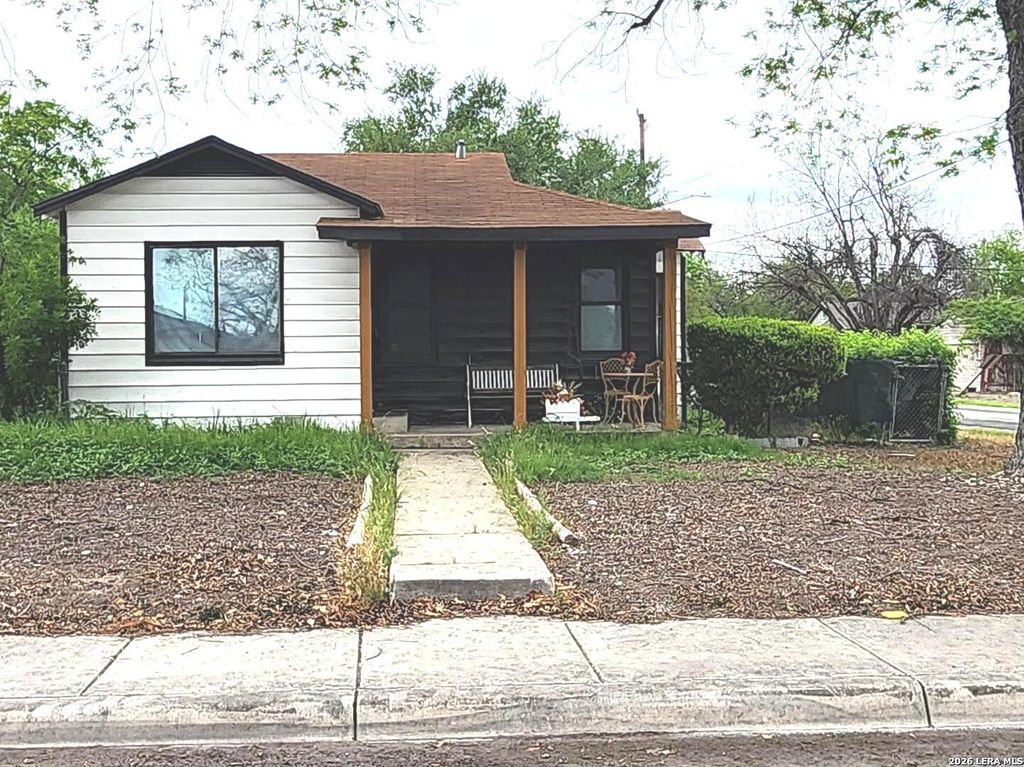 Photo of 701 LINARES ST, San Antonio, TX 78225 (MLS # 1956850)