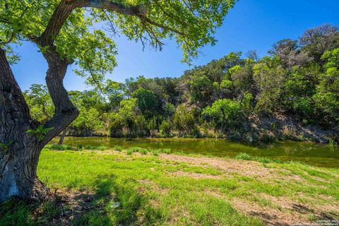 165 Flach Rd Comfort TX 78013