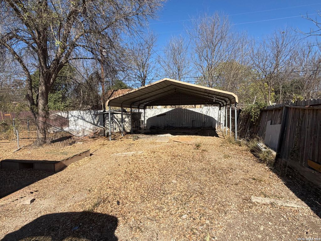 Photo of 1621 San Francisco, San Antonio, TX 78201 (MLS # 1950286)