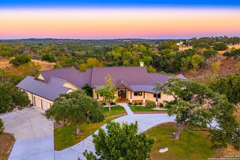 131 N Bootlegger Ln Kerrville TX 78028