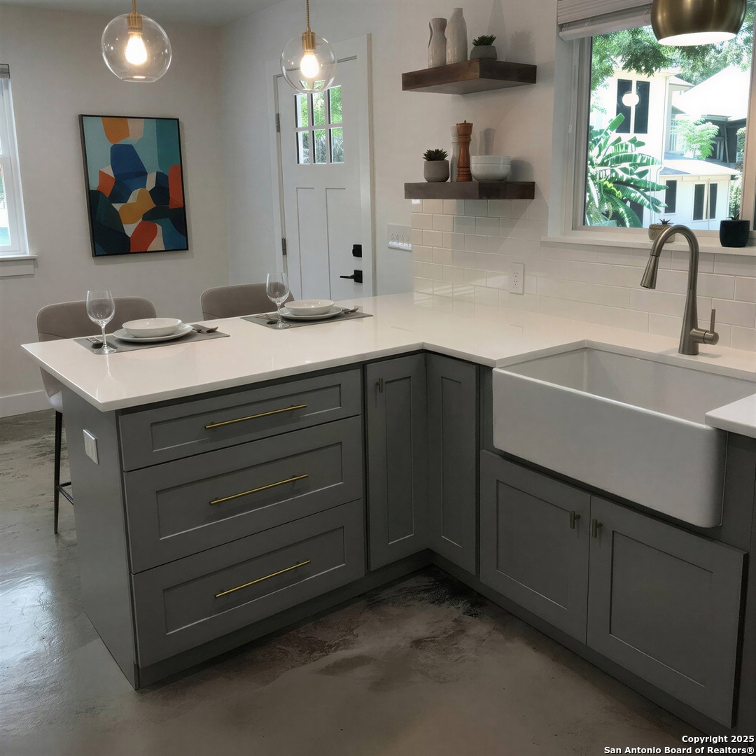 423 W Woodlawn Ave. 5