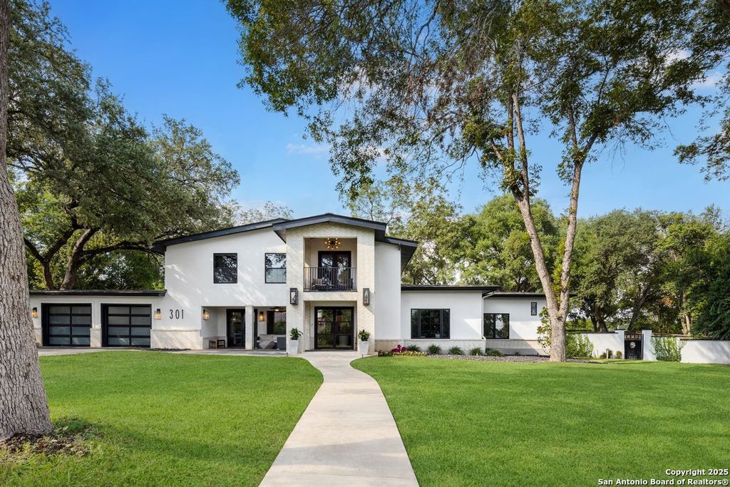 Photo of 301 Primrose Place, Alamo Heights, TX 78209 (MLS # 1929573)